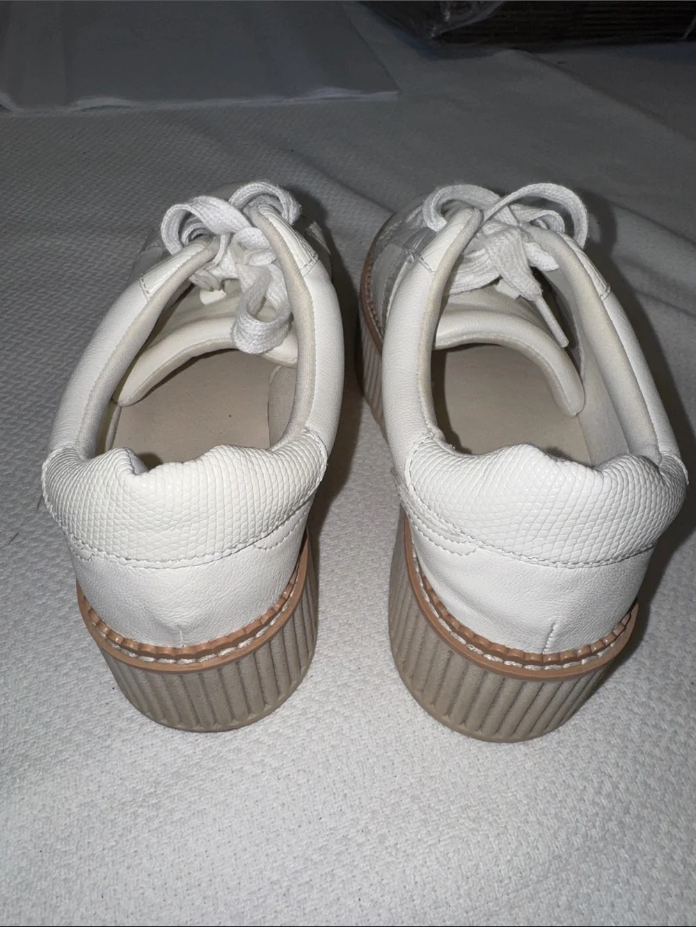 DV by Dolce Vita Bubbles Platform White Leather Low-Top Sneakers Size 8.5